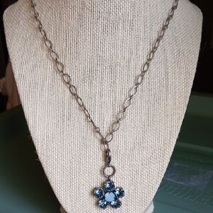 Elegant Blue Flower Pendant Necklace